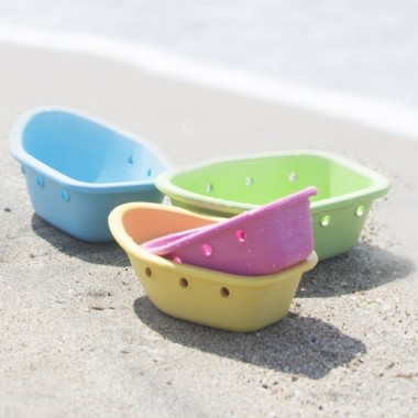 Green Sprouts stackable pierced boats