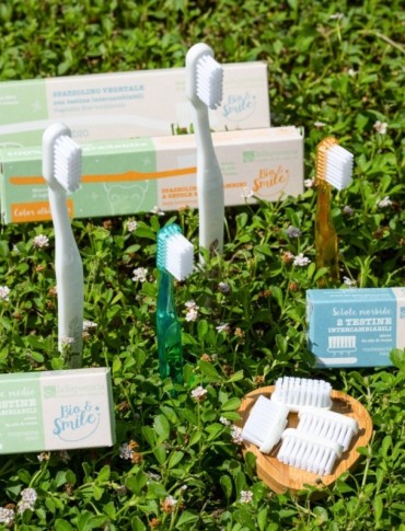 Spazzolino in fibra vegetale per adulti (setole MEDIE) - LaSaponaria Spazzolino in fibra vegetale per adulti (setole MEDIE) - LaSaponaria