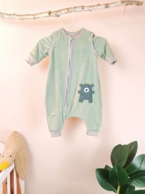 JV Sleeping Bag with Removable Sleeves (GREEN BEAR)